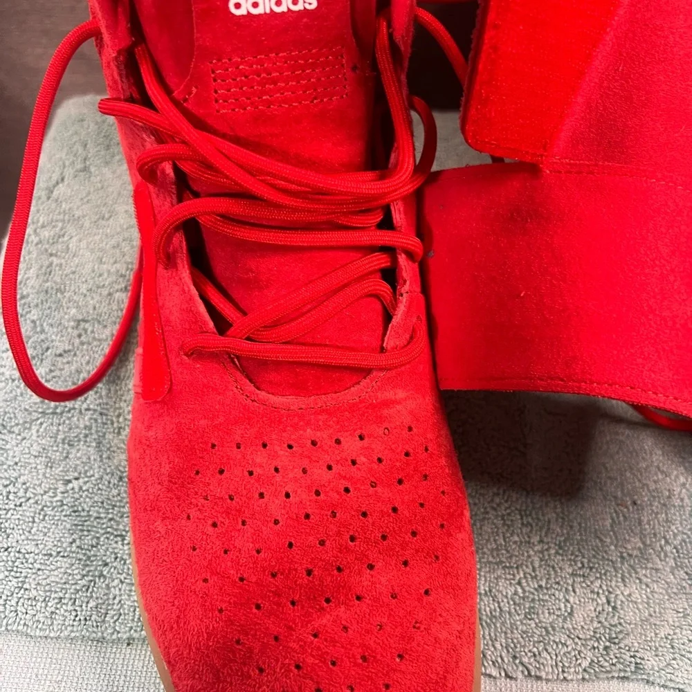 Adidas RED SUADE Tubulars Invader Strap with gum/translucent bottom Size 8.5